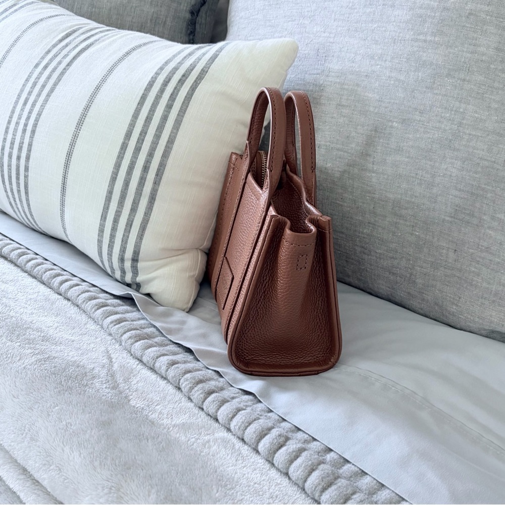 Marc Jacobs Leather Crossbody Tote Bag in Argan Oil - Picture 5 of 9